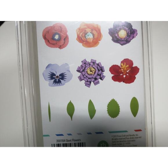 Cricut Art Cartridge Giant Flowers Up To 50 Images NIB Sealed - Picture 5 of 9